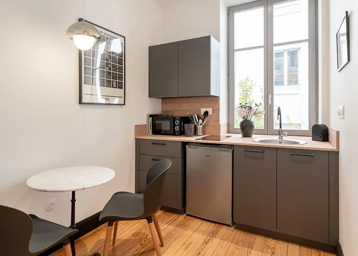 Apartment Chez Charlotte - Neuf - De Gamme - Tram - Proche Centre-ville - Confort *
