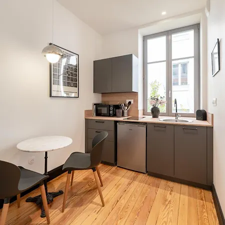 Appartement Chez Charlotte - Neuf - De Gamme - Tram - Proche Centre-ville - Confort *